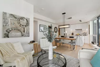Family Room Photo of 1504 1500 Martin Street, White Rock, BC
