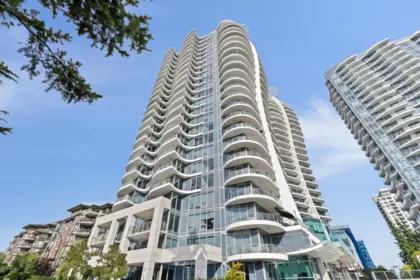 Hot Tub / Spa Photo of 1504 1500 Martin Street, White Rock, BC