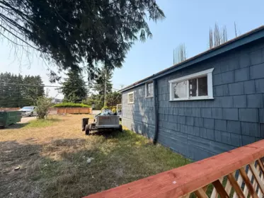 5694 Wharf Avenue, Sechelt, BC, Sechelt — Single Family Residence for sale
