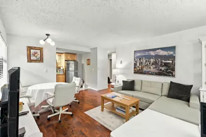 Family Room Photo of 109 423 Agnes Street, New Westminster, BC