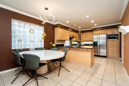 Kitchen Island Photo of 18 788 Citadel Drive, Port Coquitlam, BC