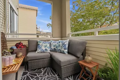 Breakfast Nook Photo of 333 383 E 37th Avenue, Vancouver, BC