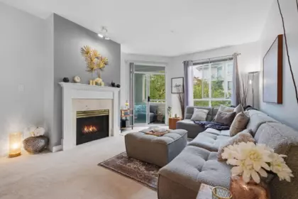 Family Room Photo of 333 383 E 37th Avenue, Vancouver, BC