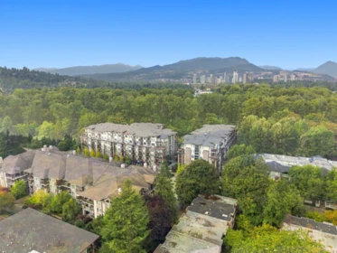 Front Yard Photo of 301 2465 Wilson Avenue, Port Coquitlam, BC