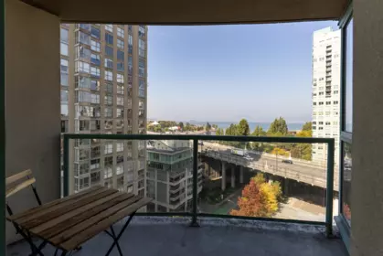 Backyard Photo of 1401 907 Beach Avenue, Vancouver, BC
