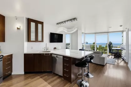 Primary Bedroom Photo of 1401 907 Beach Avenue, Vancouver, BC