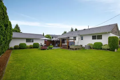 Outdoor Kitchen Photo of 46566 Brice Road, Chilliwack, BC