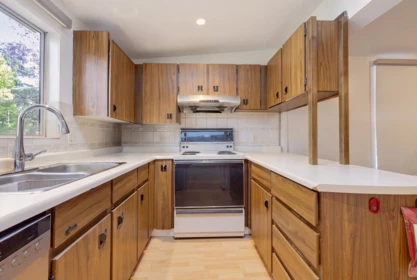 Kitchen Island Photo of 441 E 28th Avenue, Vancouver, BC