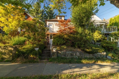Staircase Photo of 441 E 28th Avenue, Vancouver, BC