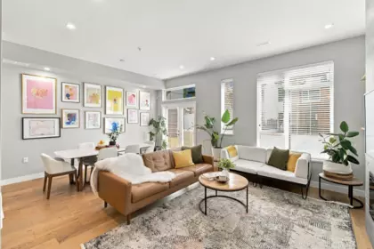 Family Room Photo of 4682 Capilano Road, North Vancouver, BC