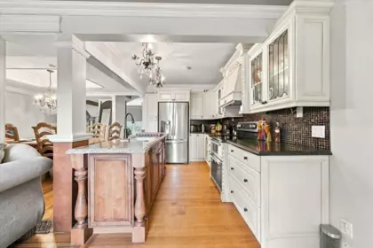 Kitchen Photo of 6009 Elgin Avenue, Burnaby, BC