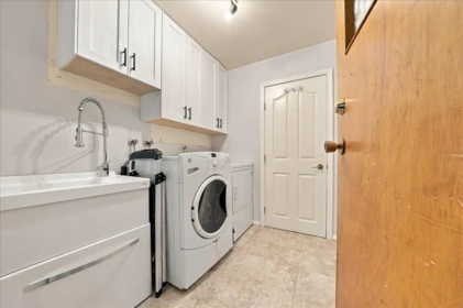 Laundry Room Photo of 18983 119 Avenue, Pitt Meadows, BC
