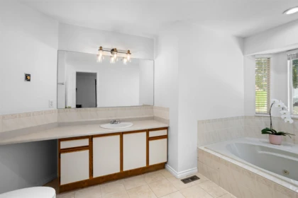 Basement Recreation Room Photo of 12201 67a Avenue, Surrey, BC