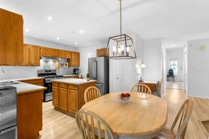 Breakfast Nook Photo of 12201 67a Avenue, Surrey, BC