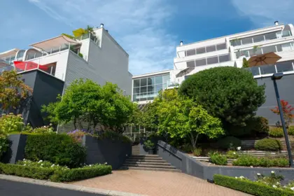 210 2274 Folkestone Way, West Vancouver, BC, West vancouver — Apartment/Condo for sale