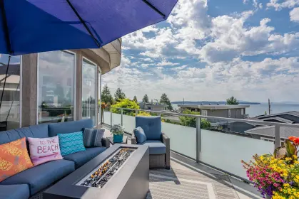 15294 Royal Avenue, White Rock, BC, White rock — Single Family Residence for sale