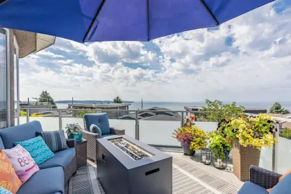 15294 Royal Avenue, White Rock, BC, White rock — Single Family Residence for sale
