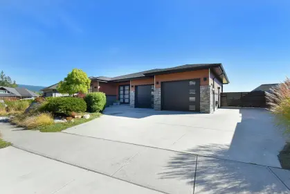 5957 Compass Lane, Sechelt, BC, Sechelt — Single Family Residence for sale