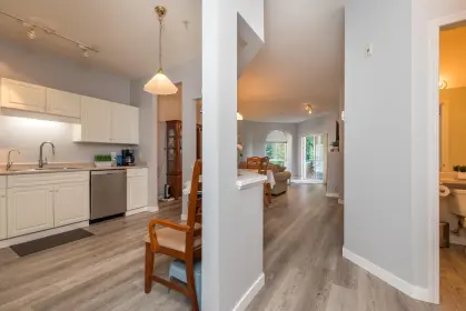 403 3176 Gladwin Road, Abbotsford, BC, Abbotsford — Apartment/Condo for sale