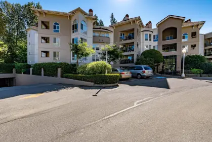 403 3176 Gladwin Road, Abbotsford, BC, Abbotsford — Apartment/Condo for sale
