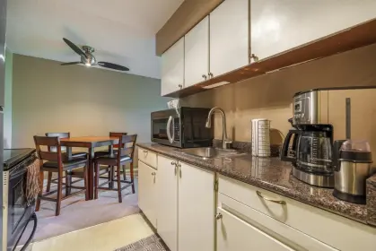 214 1945 Woodway Place, Burnaby, BC, Burnaby — Apartment/Condo for sale