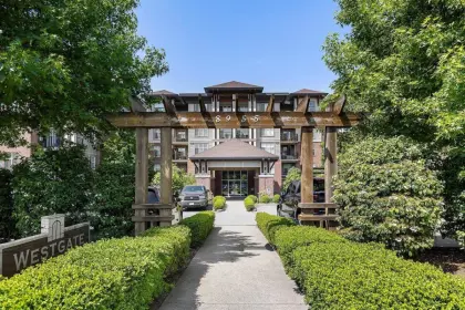 416 8955 Edward Street, Chilliwack, BC, Chilliwack — Apartment/Condo for sale