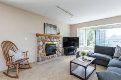 8036 159a Street, Surrey, BC, Surrey — Single Family Residence for sale