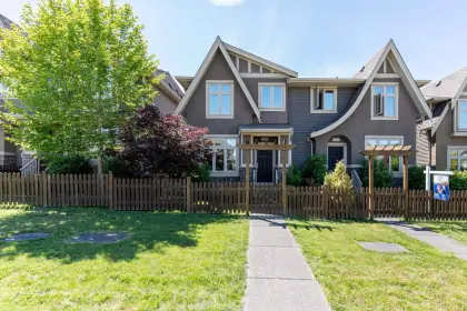 6741 184 Street, Surrey, BC, Surrey — Half Duplex for sale