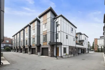 21 19789 55 Avenue, Langley, BC, Langley — Townhouse for sale