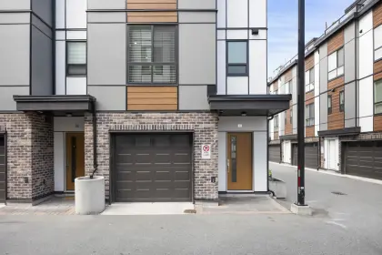 21 19789 55 Avenue, Langley, BC, Langley — Townhouse for sale