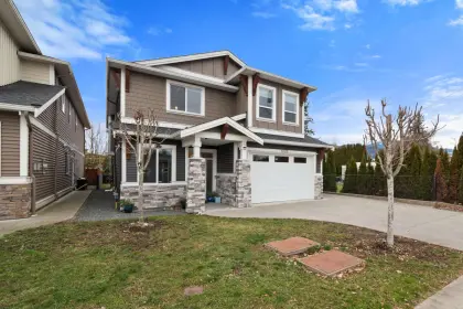 10135 Kent Road, Chilliwack, BC, Chilliwack — Single Family Residence for sale