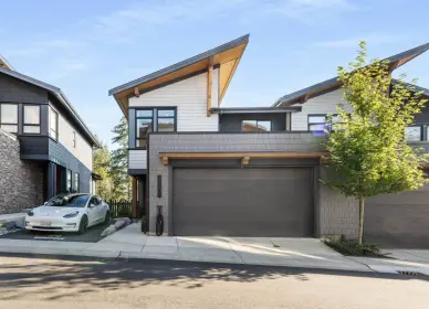 41205 Highline Place, Squamish, BC, Squamish — Half Duplex for sale
