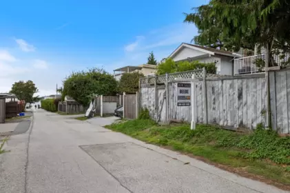 15176 Beachview Avenue, White Rock, BC, White rock — Single Family Residence for sale