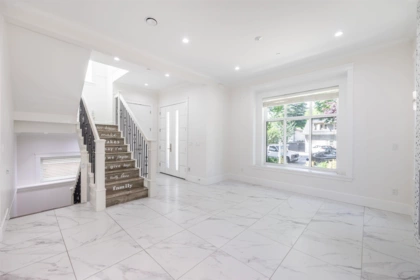 172 Ontario Place, Vancouver, BC, Vancouver — Single Family Residence for sale