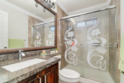 Hallway Photo of 12591 66b Avenue, Surrey, BC