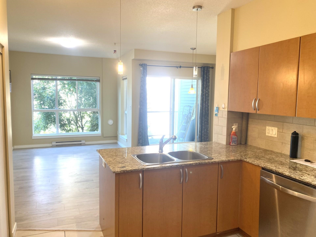 Breakfast Nook Photo of 417 13733 107a Avenue, Surrey, BC