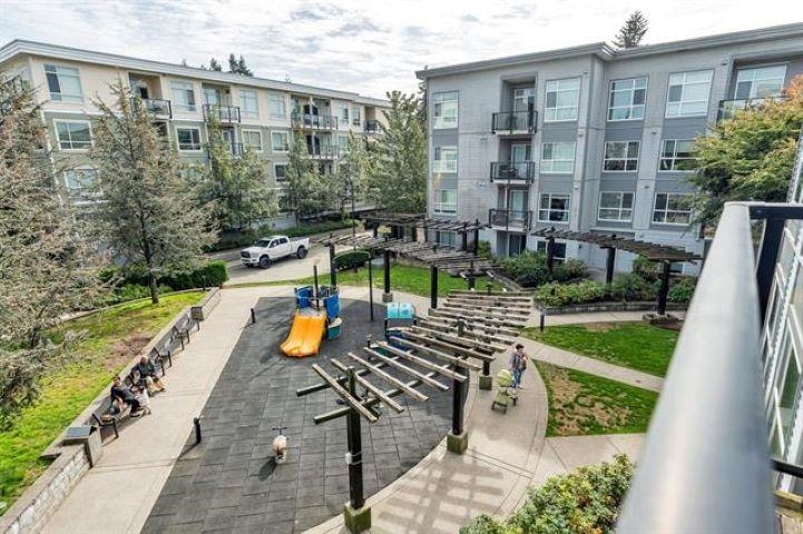 Dining Area Photo of 417 13733 107a Avenue, Surrey, BC