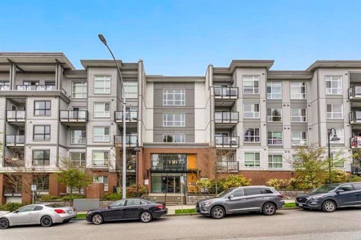 Exterior Front Photo of 417 13733 107a Avenue, Surrey, BC