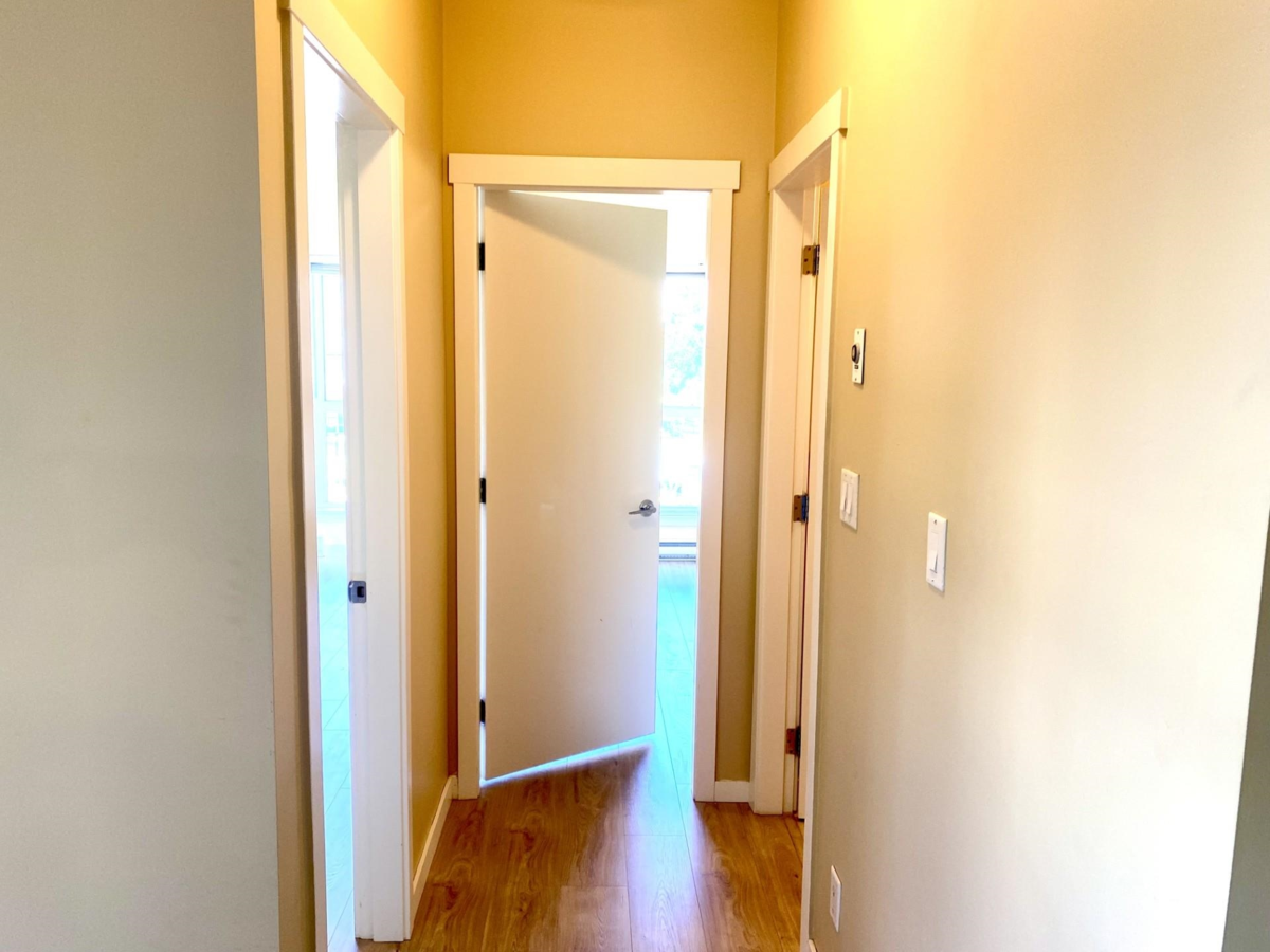 Office / Den Photo of 417 13733 107a Avenue, Surrey, BC