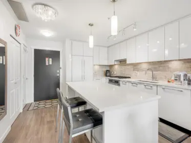 202 9500 Tomicki Avenue, Richmond, BC, Richmond — Apartment/Condo for sale