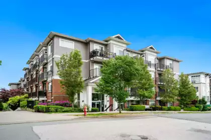103 6480 195a Street, Surrey, BC, Surrey — Apartment/Condo for sale