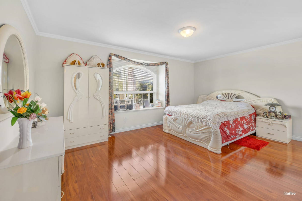 Basement Recreation Room Photo of 5796 168 Street, Surrey, BC