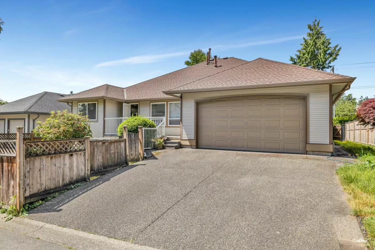 Hot Tub / Spa Photo of 5796 168 Street, Surrey, BC