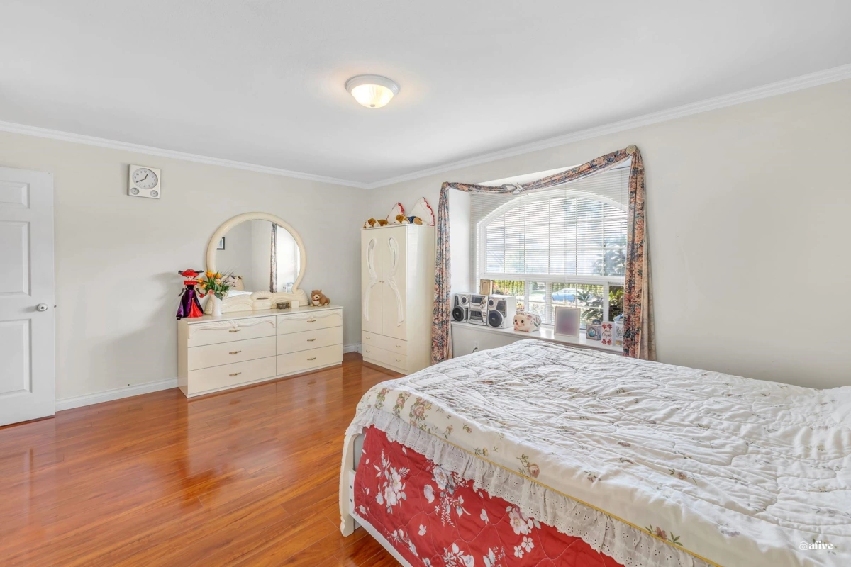 Laundry Room Photo of 5796 168 Street, Surrey, BC