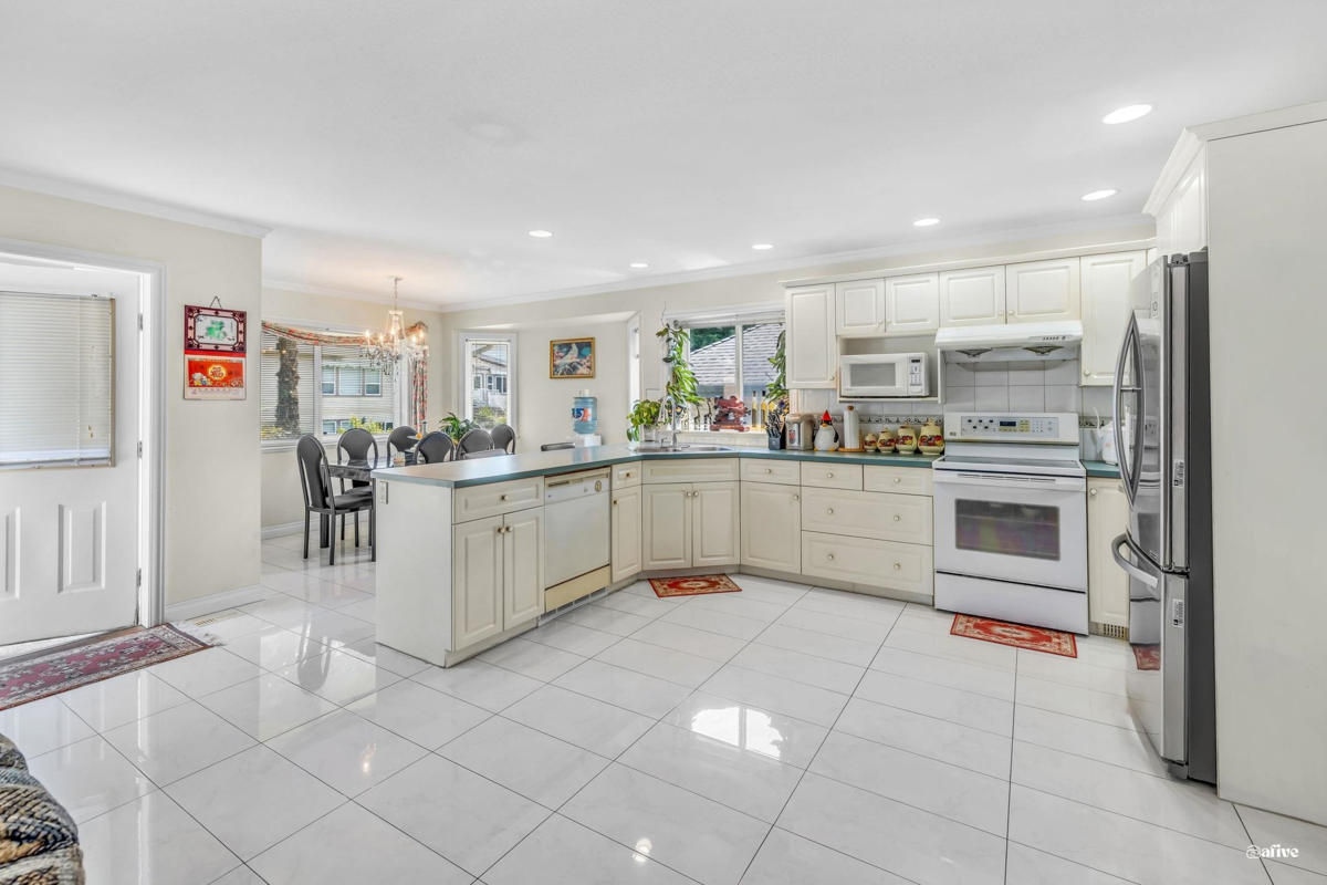 Primary Bathroom Photo of 5796 168 Street, Surrey, BC