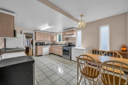 Kitchen Photo of 4631 Dallyn Road, Richmond, BC