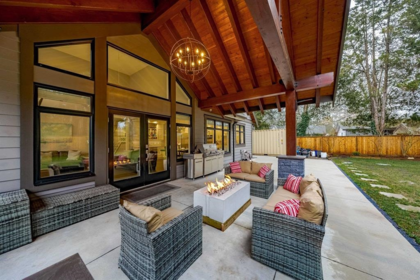 Swimming Pool Photo of 20290 40 Avenue, Langley, BC