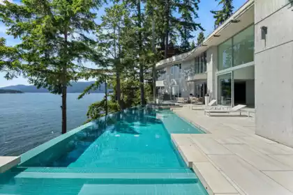 Garden / Landscaping Photo of 5225 Gulf Place, West Vancouver, BC
