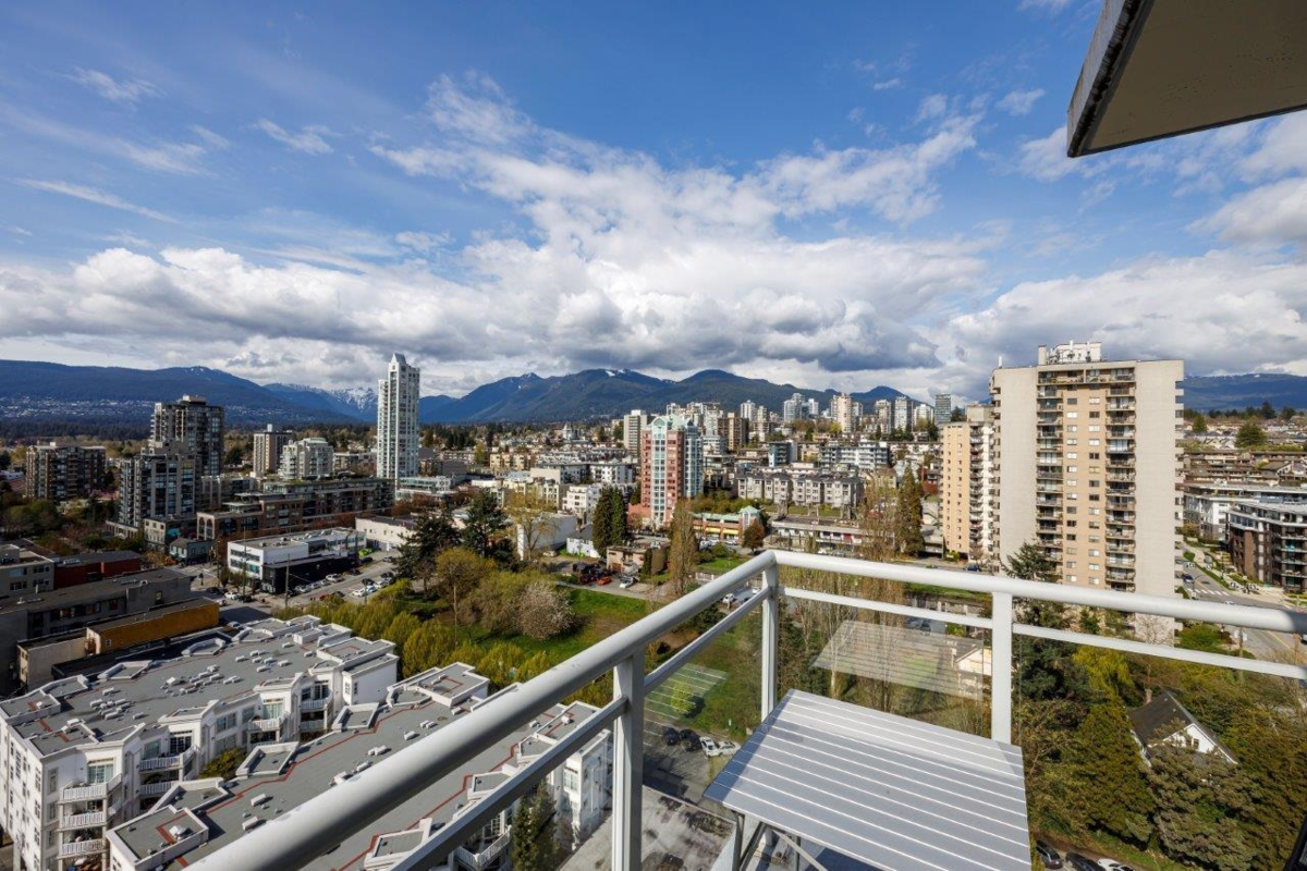 Basement Recreation Room Photo of 2107 188 E Esplanade, North Vancouver, BC