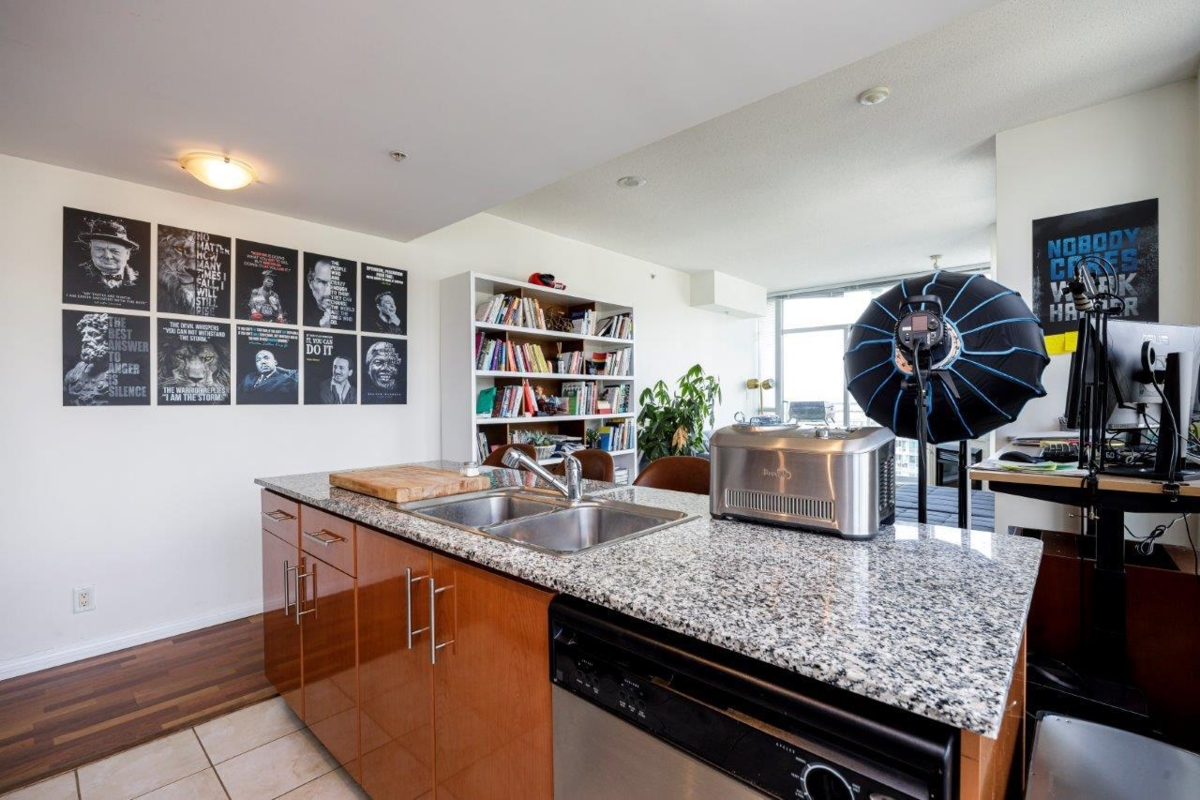 Breakfast Nook Photo of 2107 188 E Esplanade, North Vancouver, BC